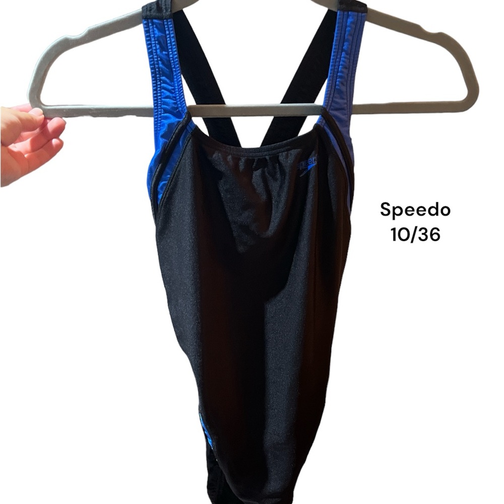 Speedo one piece size 10/36 Black and blue
